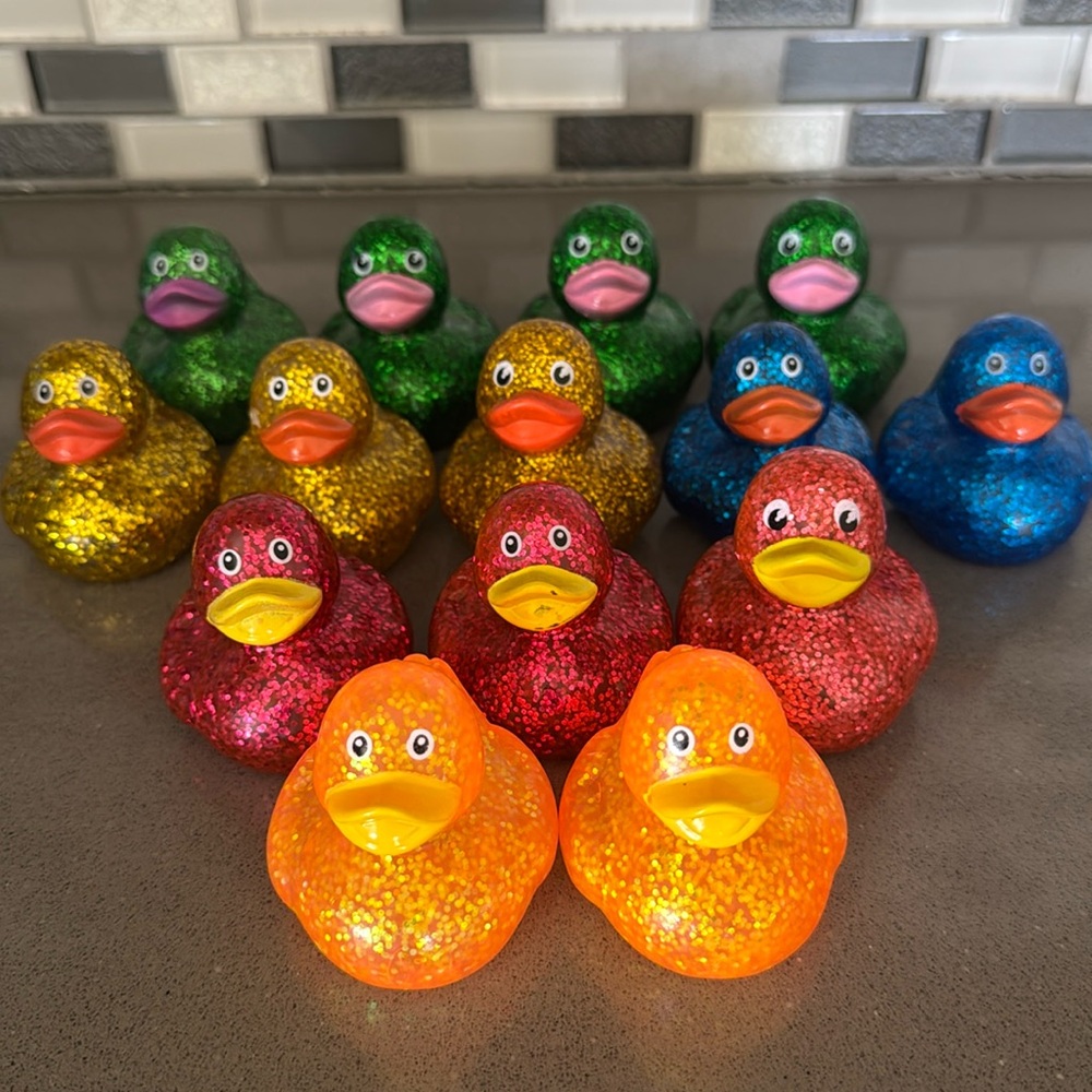 14 NEW GLITTER RUBBER DUCKS FLOATING UNIQUE TOY PRIZE DUCK DUCK JEEP / 2" / NEW